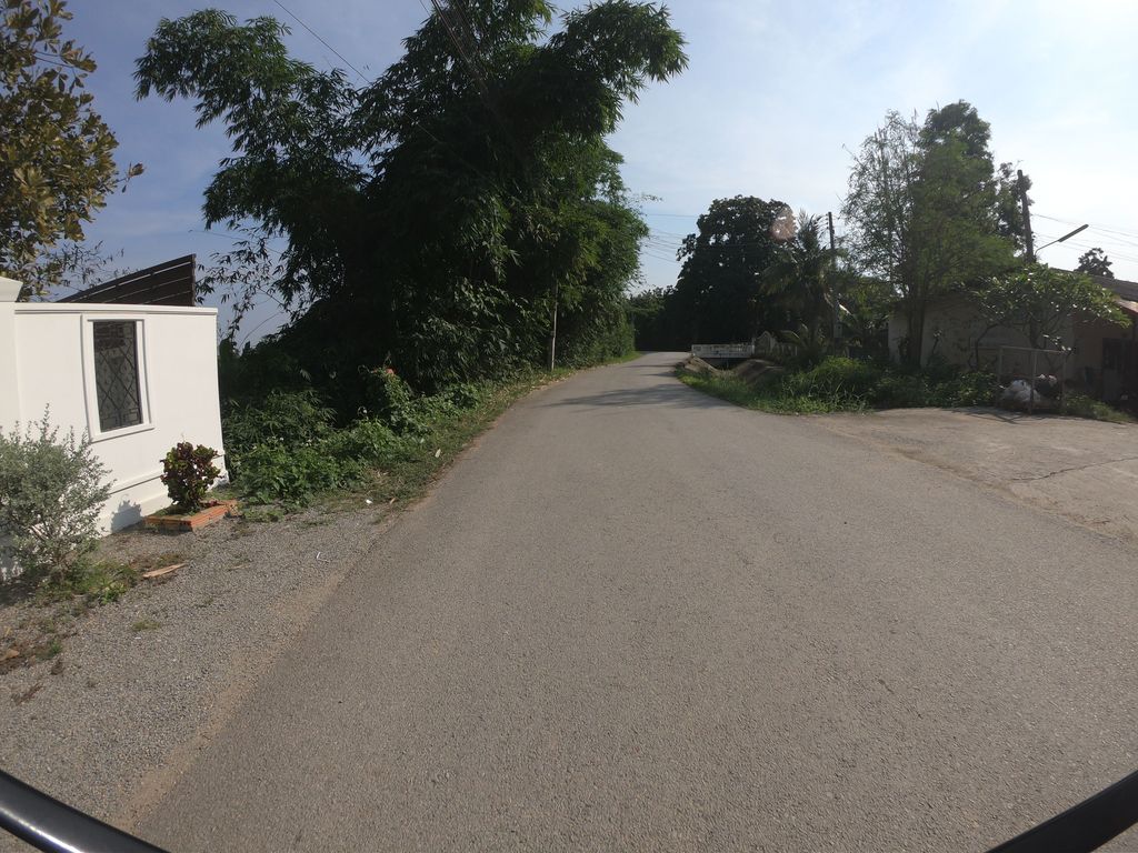 ภาพถนนตรงที่ Thu Creation Group ตั้งอยู่ ถ่ายโดย chanuwath_grab พ.ศ. 2562 (2019) · A street-level view of where Thu Creation Group stands, by chanuwath_grab in 2562 (2019)