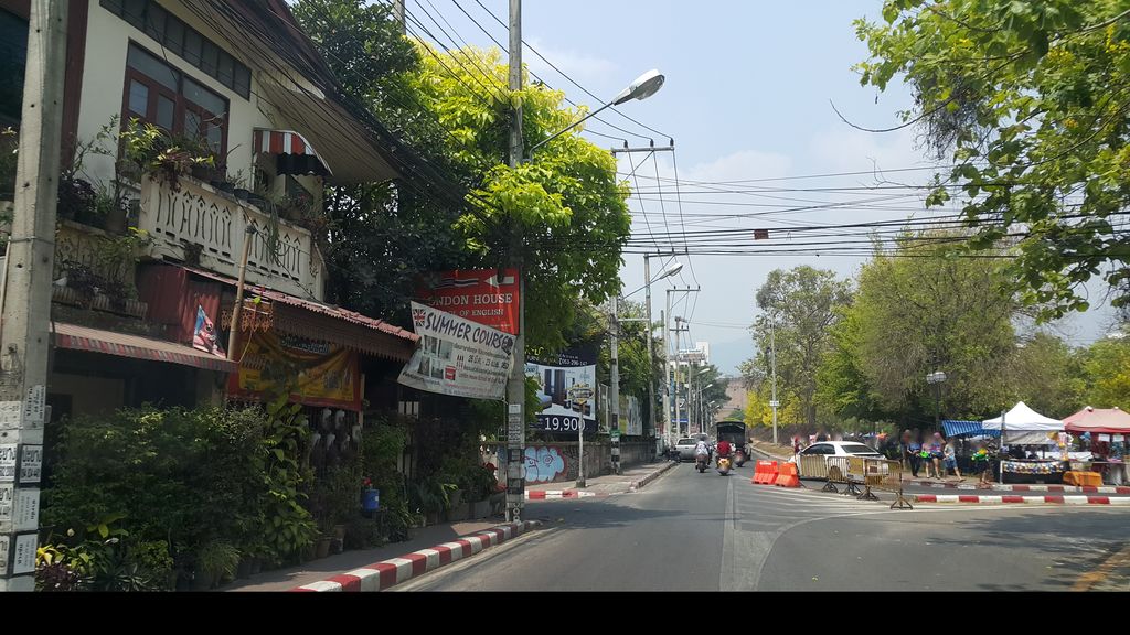 ภาพถนนตรงที่ Happy X Tiger Tattoo CNX ตั้งอยู่ ถ่ายโดย jrcarlsen พ.ศ. 2560 (2017) · A street-level view of where Happy X Tiger Tattoo CNX stands, by jrcarlsen in 2560 (2017)