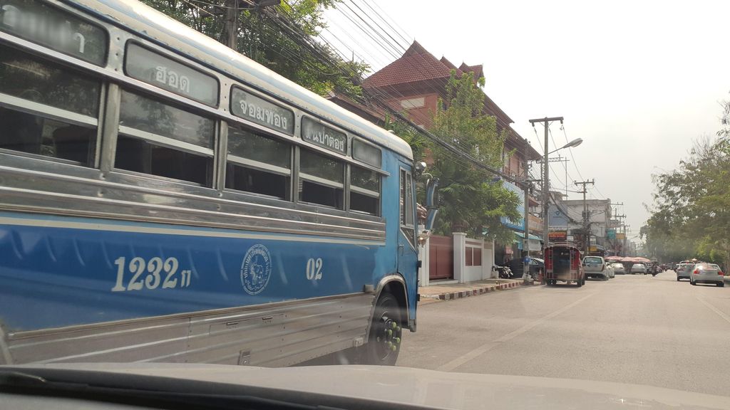 ภาพถนนตรงที่ คลินิกทันตแพทย์การุณ ตั้งอยู่ ถ่ายโดย jrcarlsen พ.ศ. 2565 (2022) · A street-level view of where คลินิกทันตแพทย์การุณ · Thantaphaet Karun Clinic stands, by jrcarlsen in 2565 (2022)