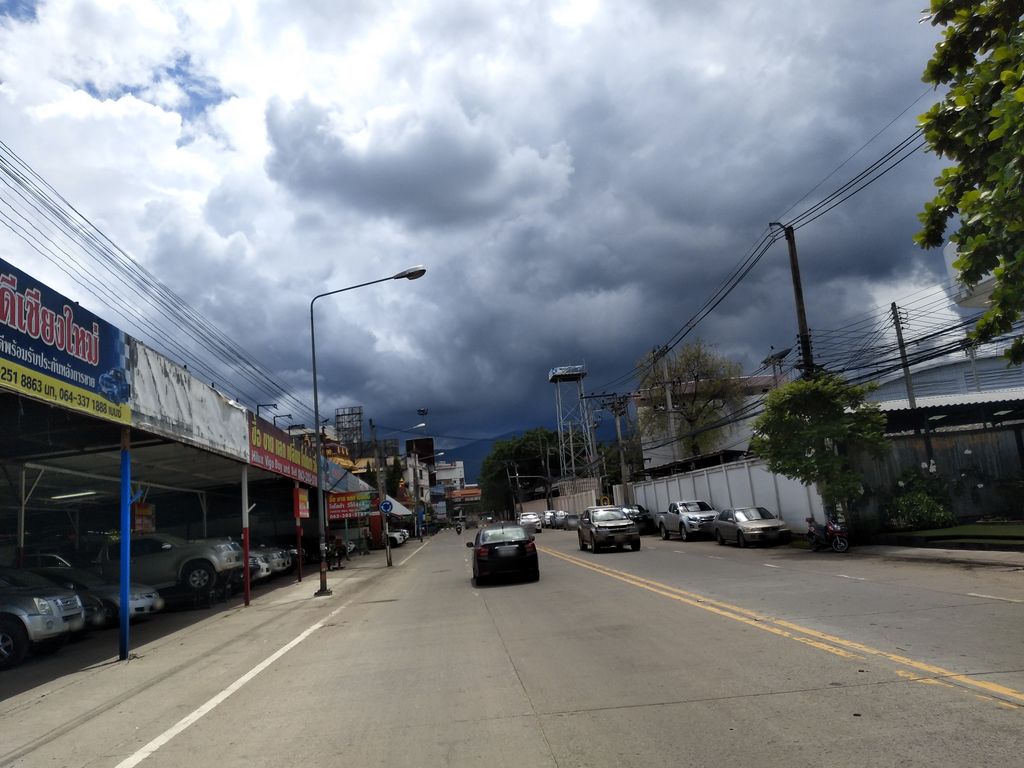 ภาพถนนตรงที่ ศูนย์บริการซ่อมรถยนต์นำเข้าเชียงใหม่ Snap Auto Service ตั้งอยู่ ถ่ายโดย khaojao พ.ศ. 2561 (2018) · A street-level view of where ศูนย์บริการซ่อมรถยนต์นำเข้าเชียงใหม่ Snap Auto Service stands, by khaojao in 2561 (2018)