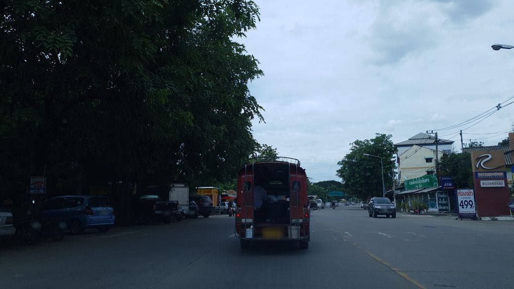 ภาพถนนตรงที่ ChiangMai RIA Lab ตั้งอยู่ ถ่ายโดย silamanee พ.ศ. 2561 (2018) · A street-level view of where ChiangMai RIA Lab stands, by silamanee in 2561 (2018)