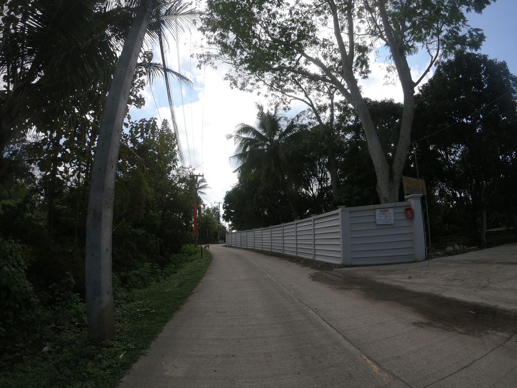 ภาพถนนตรงที่ Na Nawa Ceramic ตั้งอยู่ ถ่ายโดย chanuwath_grab พ.ศ. 2562 (2019) · A street-level view of where Na Nawa Ceramic stands, by chanuwath_grab in 2562 (2019)