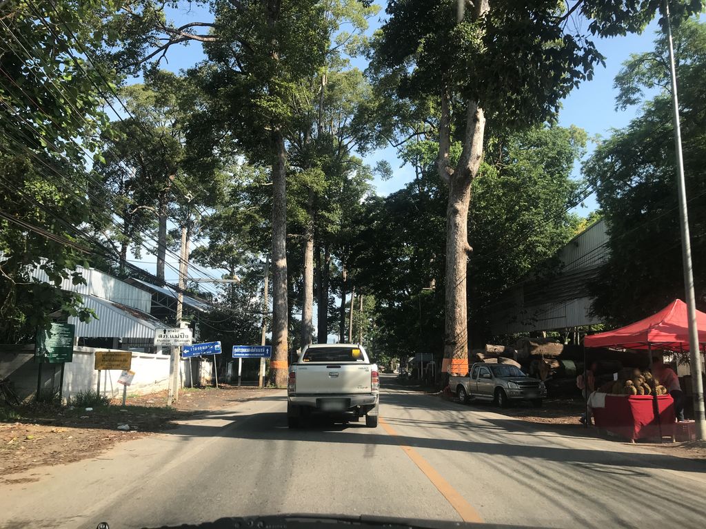 ภาพถนนตรงที่ ป่าช้าหนองผึ้งเหนือ หมู่ 1 ตั้งอยู่ ถ่ายโดย prasert พ.ศ. 2561 (2018) · A street-level view of where ป่าช้าหนองผึ้งเหนือ หมู่ 1 · Pa Cha Nong Phueng Nuea Mu 1 stands, by prasert in 2561 (2018)