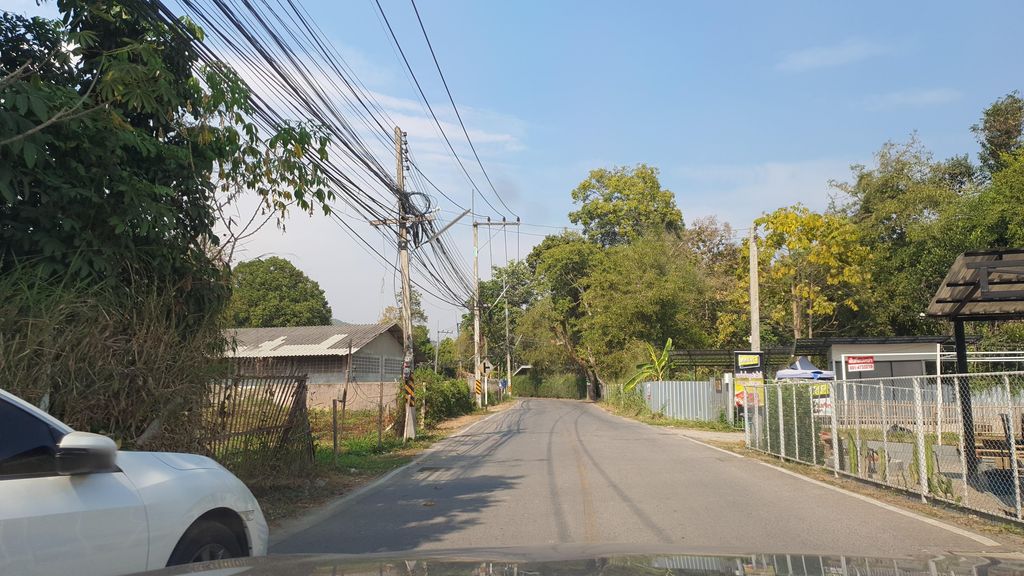 ภาพถนนตรงที่ ออออย บะหมี่ต้มยำ,เย็นตาโฟ ตั้งอยู่ ถ่ายโดย jrcarlsen พ.ศ. 2565 (2022) · A street-level view of where ออออย บะหมี่ต้มยำ,เย็นตาโฟ · Ooi Bamitmayam,yentafo stands, by jrcarlsen in 2565 (2022)