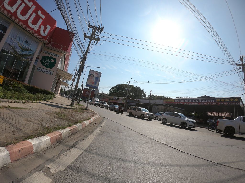 ภาพถนนตรงที่ ที่นอนปีนังเชียงใหม่ Teenonpeenang Chiangmai ตั้งอยู่ ถ่ายโดย chanuwath_grab พ.ศ. 2562 (2019) · A street-level view of where ที่นอนปีนังเชียงใหม่ Teenonpeenang Chiangmai stands, by chanuwath_grab in 2562 (2019)