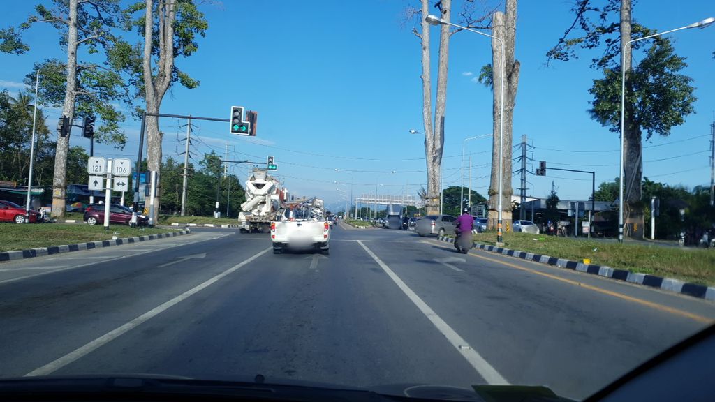 ภาพถนนตรงที่ มูลนิธิสุลัยมาน 𝐒𝐔𝐋𝐈𝐌𝐀𝐍 𝐅𝐎𝐔𝐍𝐃𝐀𝐓𝐈𝐎𝐍 ตั้งอยู่ ถ่ายโดย silamanee พ.ศ. 2561 (2018) · A street-level view of where มูลนิธิสุลัยมาน 𝐒𝐔𝐋𝐈𝐌𝐀𝐍 𝐅𝐎𝐔𝐍𝐃𝐀𝐓𝐈𝐎𝐍 · Munnithi Sulai Man 𝐒𝐔𝐋𝐈𝐌𝐀𝐍 𝐅𝐎𝐔𝐍𝐃𝐀𝐓𝐈𝐎𝐍 stands, by silamanee in 2561 (2018)