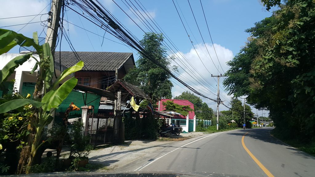 ภาพถนนตรงที่ SKP Cannabis ตั้งอยู่ ถ่ายโดย jrcarlsen พ.ศ. 2559 (2016) · A street-level view of where SKP Cannabis stands, by jrcarlsen in 2559 (2016)