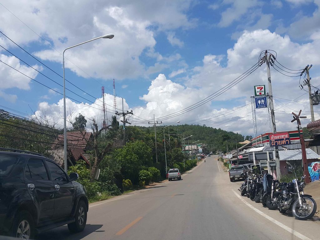 ภาพถนนตรงที่ Аvіаtr Nіgеrіа ตั้งอยู่ ถ่ายโดย jrcarlsen พ.ศ. 2558 (2015) · A street-level view of where Аvіаtr Nіgеrіа stands, by jrcarlsen in 2558 (2015)