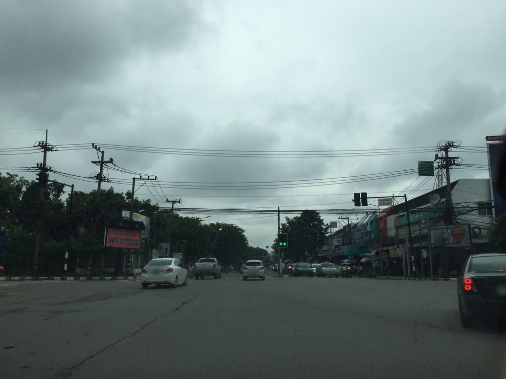 ภาพถนนตรงที่ Aggie CMU Shop. ตั้งอยู่ ถ่ายโดย kyoko พ.ศ. 2561 (2018) · A street-level view of where Aggie CMU Shop. stands, by kyoko in 2561 (2018)