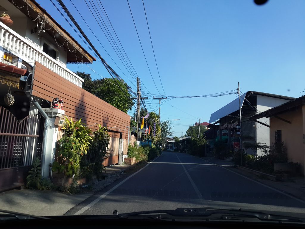 ภาพถนนตรงที่ เฮ้าส์บาร์ ตั้งอยู่ ถ่ายโดย mishari พ.ศ. 2557 (2014) · A street-level view of where เฮ้าส์บาร์ · House Bar stands, by mishari in 2557 (2014)