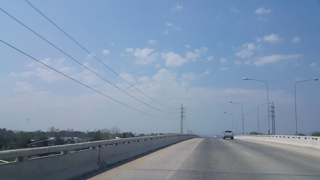 ภาพถนนตรงที่ นงศ์นุช อาหารตามสั่ง ตั้งอยู่ ถ่ายโดย jrcarlsen พ.ศ. 2562 (2019) · A street-level view of where นงศ์นุช อาหารตามสั่ง · Nongnut Ahantamsang stands, by jrcarlsen in 2562 (2019)