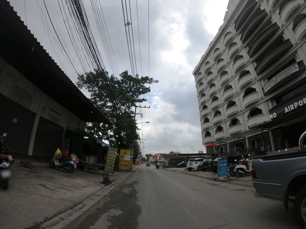 ภาพถนนตรงที่ Skypro Management ตั้งอยู่ ถ่ายโดย chanuwath_grab พ.ศ. 2562 (2019) · A street-level view of where Skypro Management stands, by chanuwath_grab in 2562 (2019)