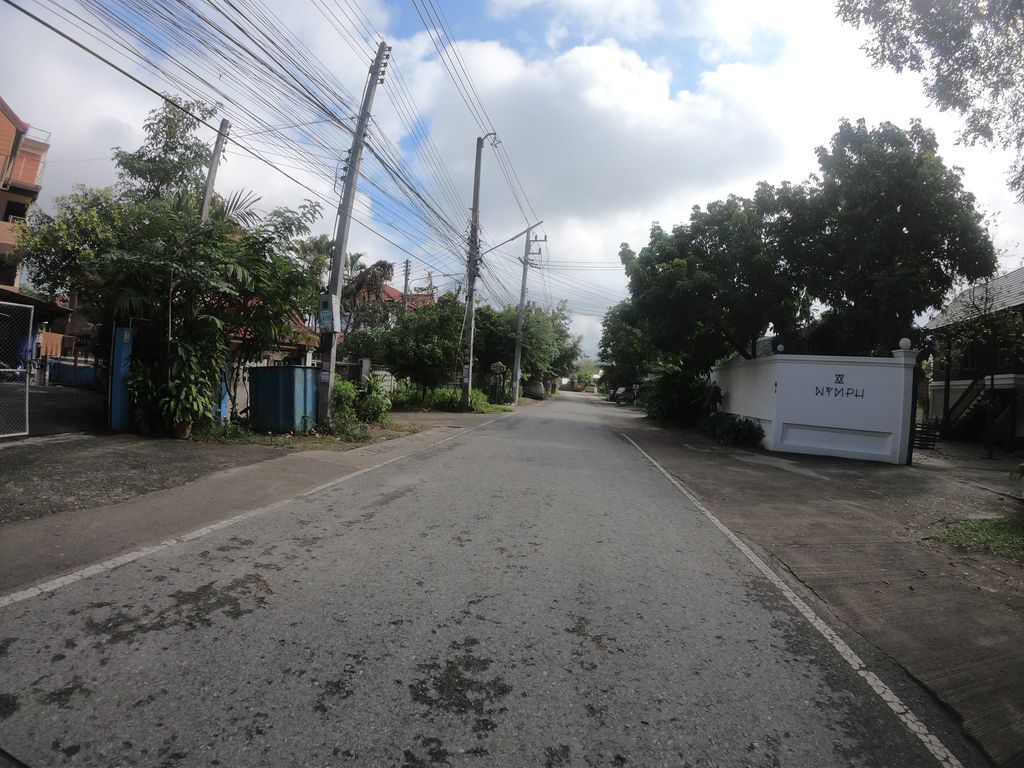 ภาพถนนตรงที่ Nymph ตั้งอยู่ ถ่ายโดย chanuwath_grab พ.ศ. 2562 (2019) · A street-level view of where Nymph stands, by chanuwath_grab in 2562 (2019)