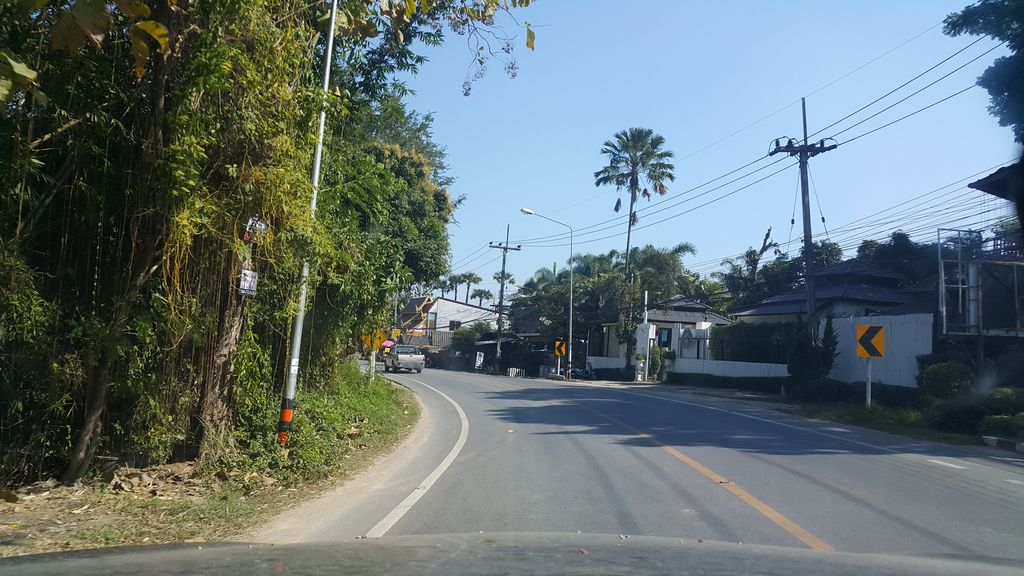 ภาพถนนตรงที่ Tara Coffee ตั้งอยู่ ถ่ายโดย jrcarlsen พ.ศ. 2562 (2019) · A street-level view of where Tara Coffee stands, by jrcarlsen in 2562 (2019)