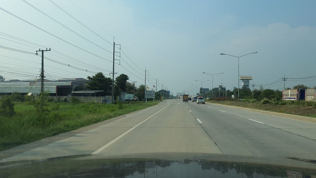 ภาพถนนตรงที่ แสงเพ็ชร โลหะภัณฑ์ ตั้งอยู่ ถ่ายโดย jrcarlsen พ.ศ. 2564 (2021) · A street-level view of where แสงเพ็ชร โลหะภัณฑ์ · Saeng Petch Lohaphan stands, by jrcarlsen in 2564 (2021)