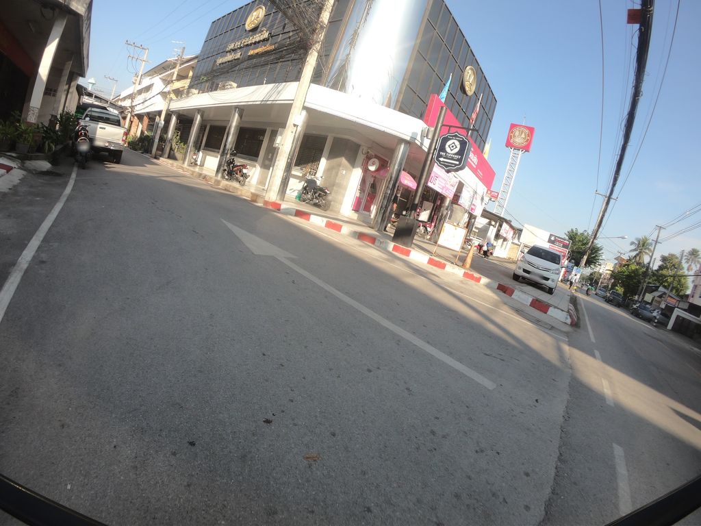 ภาพถนนตรงที่ กรุงเทพพลาสติก ตั้งอยู่ ถ่ายโดย chanuwath_grab พ.ศ. 2562 (2019) · A street-level view of where กรุงเทพพลาสติก · Krung Thep Plastic stands, by chanuwath_grab in 2562 (2019)