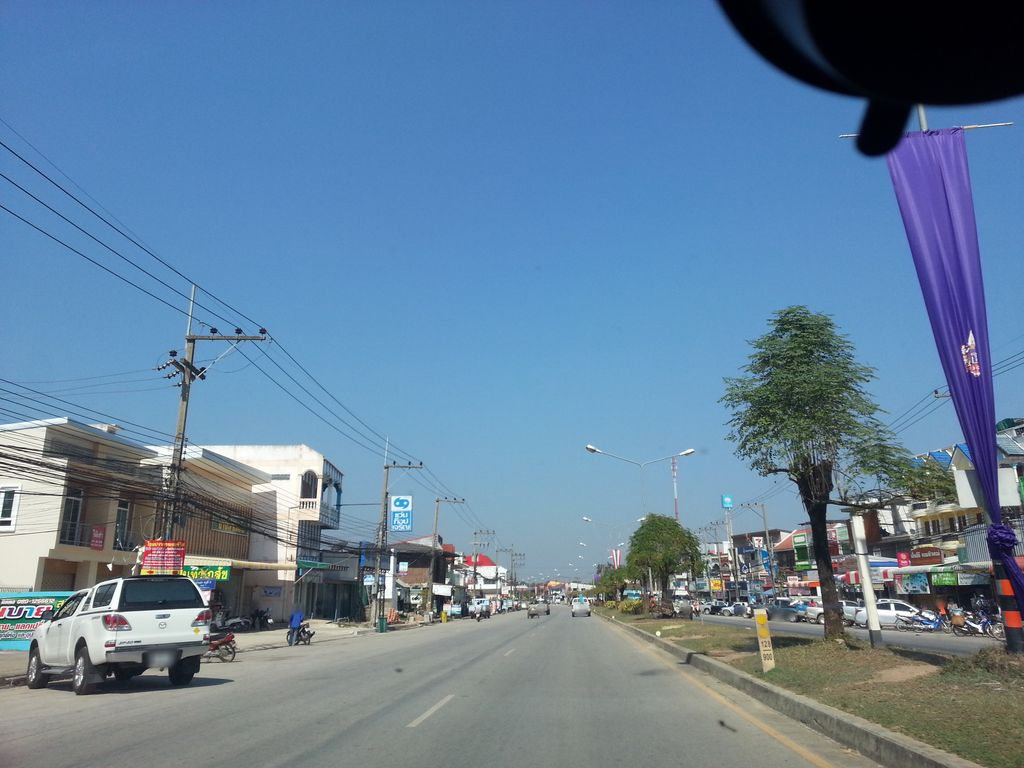 ภาพถนนตรงที่ เทสโก้ โลตัส เอ็กเพรส ไชยปราการ ตั้งอยู่ ถ่ายโดย mishari พ.ศ. 2558 (2015) · A street-level view of where เทสโก้ โลตัส เอ็กเพรส ไชยปราการ · TESCO Lotus Ekphret Chai Prakan stands, by mishari in 2558 (2015)