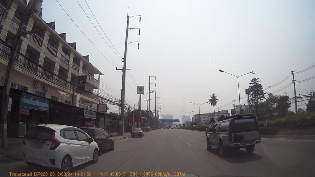 ภาพถนนตรงที่ ก๋วยเตี๋ยวเรือรสเด็ดกาดสามแยก ตั้งอยู่ ถ่ายโดย mapcreator พ.ศ. 2562 (2019) · A street-level view of where ก๋วยเตี๋ยวเรือรสเด็ดกาดสามแยก · Kuai Tiaoruea Rotdet Kat Samyaek stands, by mapcreator in 2562 (2019)