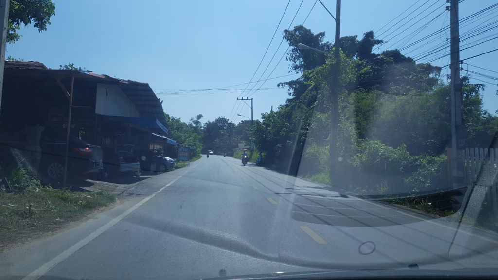 ภาพถนนตรงที่ The Loft Riverside Chiangmai ตั้งอยู่ ถ่ายโดย silamanee พ.ศ. 2561 (2018) · A street-level view of where The Loft Riverside Chiangmai stands, by silamanee in 2561 (2018)