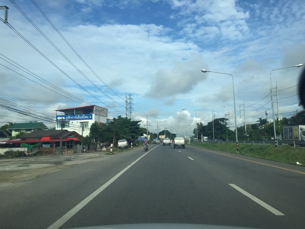 ภาพถนนตรงที่ × ก รุ ง ล ง ก า × ตั้งอยู่ ถ่ายโดย kyoko พ.ศ. 2561 (2018) · A street-level view of where × ก รุ ง ล ง ก า × · × Ka Ru Nga La Nga Ka × stands, by kyoko in 2561 (2018)