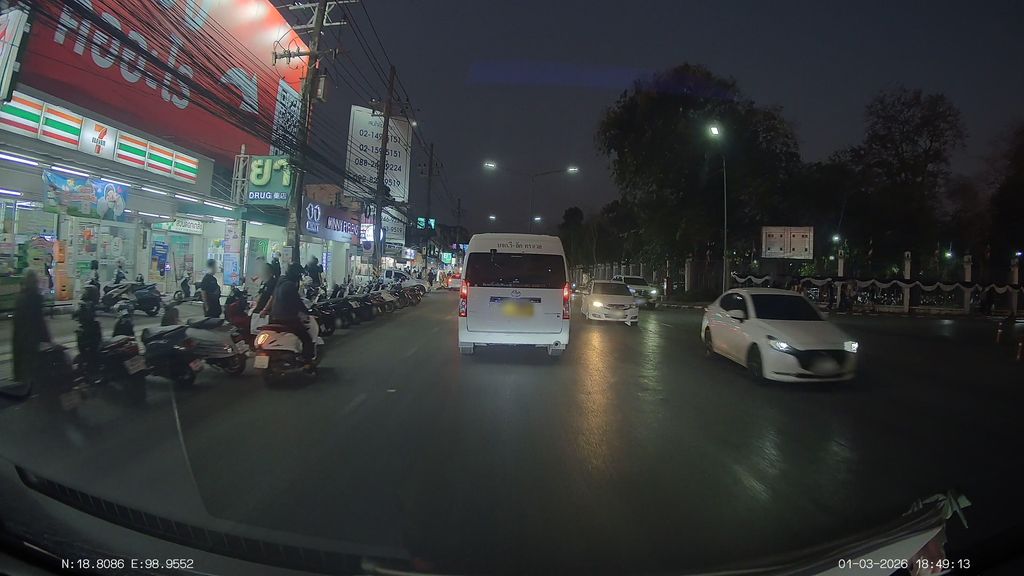 ภาพถนนตรงที่ ร้านแว่นตาลินลี่ ตั้งอยู่ ถ่ายโดย ThailandCambodia พ.ศ. 2569 (2026) · A street-level view of where ร้านแว่นตาลินลี่ · Ran Waenta Lin Li stands, by ThailandCambodia in 2569 (2026)