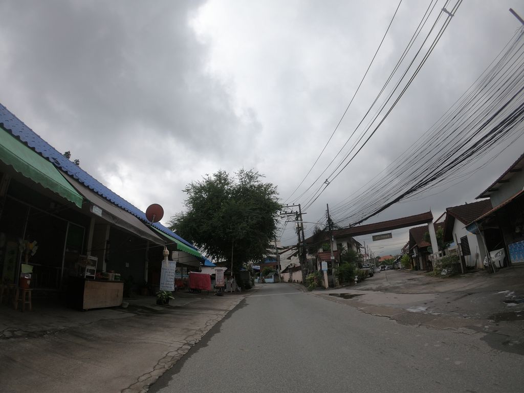 ภาพถนนตรงที่ Pat Ink Tattoo Studio ตั้งอยู่ ถ่ายโดย chanuwath_grab พ.ศ. 2562 (2019) · A street-level view of where Pat Ink Tattoo Studio stands, by chanuwath_grab in 2562 (2019)