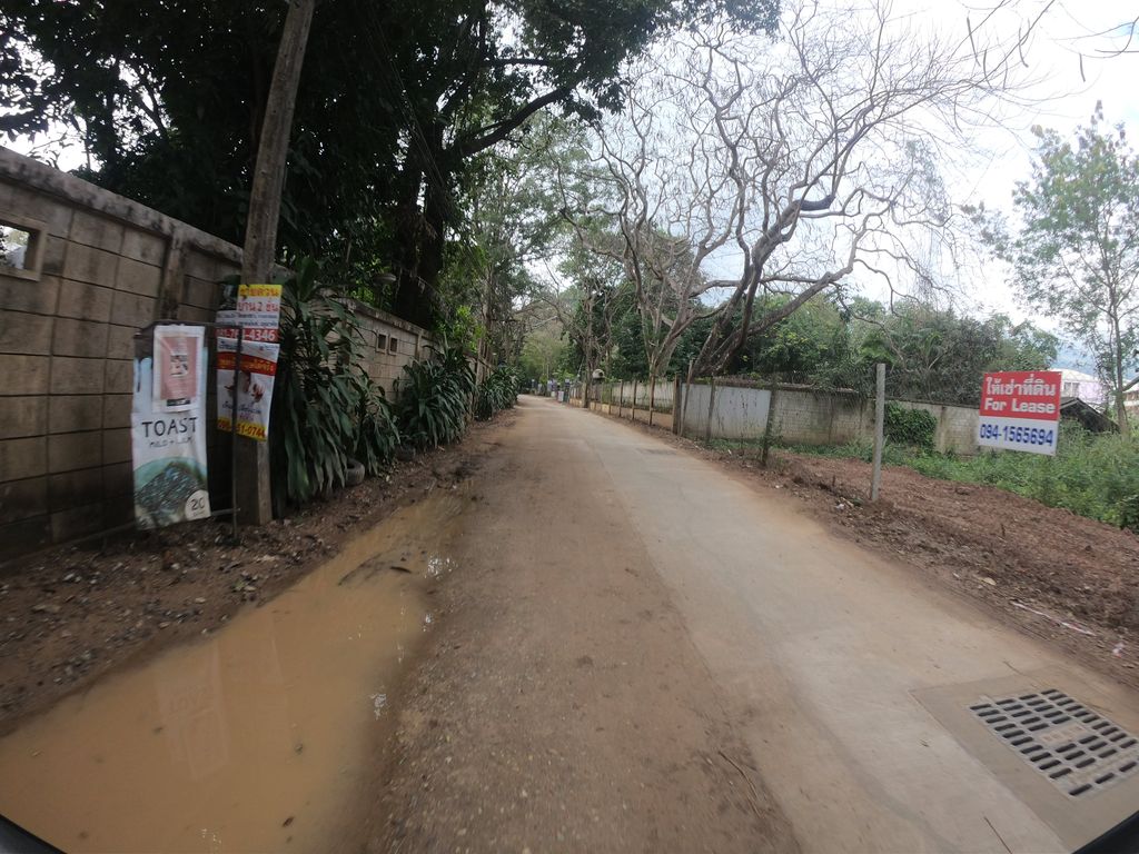 ภาพถนนตรงที่ 20mlies ตั้งอยู่ ถ่ายโดย chanuwath_grab พ.ศ. 2562 (2019) · A street-level view of where 20mlies stands, by chanuwath_grab in 2562 (2019)