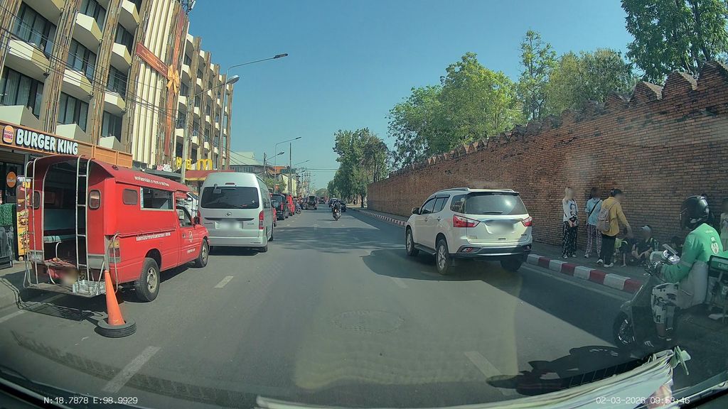 ภาพถนนตรงที่ เมืองปัญญา ตั้งอยู่ ถ่ายโดย ThailandCambodia พ.ศ. 2569 (2026) · A street-level view of where เมืองปัญญา · Mueang Panya stands, by ThailandCambodia in 2569 (2026)
