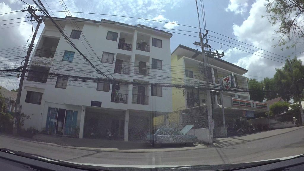 ภาพถนนตรงที่ Matsuki ปิ้ง ย่าง ตั้งอยู่ ถ่ายโดย kaart_3 พ.ศ. 2562 (2019) · A street-level view of where Matsuki ปิ้ง ย่าง stands, by kaart_3 in 2562 (2019)