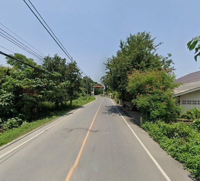 ภาพถนนตรงที่ บ้านยาเอื้ออังกูร ตั้งอยู่ ถ่ายโดย fuse พ.ศ. 2563 (2020) · A street-level view of where บ้านยาเอื้ออังกูร · Ban Ya Uea Angkun stands, by fuse in 2563 (2020)