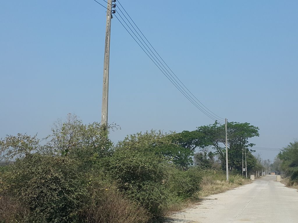 ภาพถนนตรงที่ Verbena Villas ตั้งอยู่ ถ่ายโดย jrcarlsen พ.ศ. 2559 (2016) · A street-level view of where Verbena Villas stands, by jrcarlsen in 2559 (2016)
