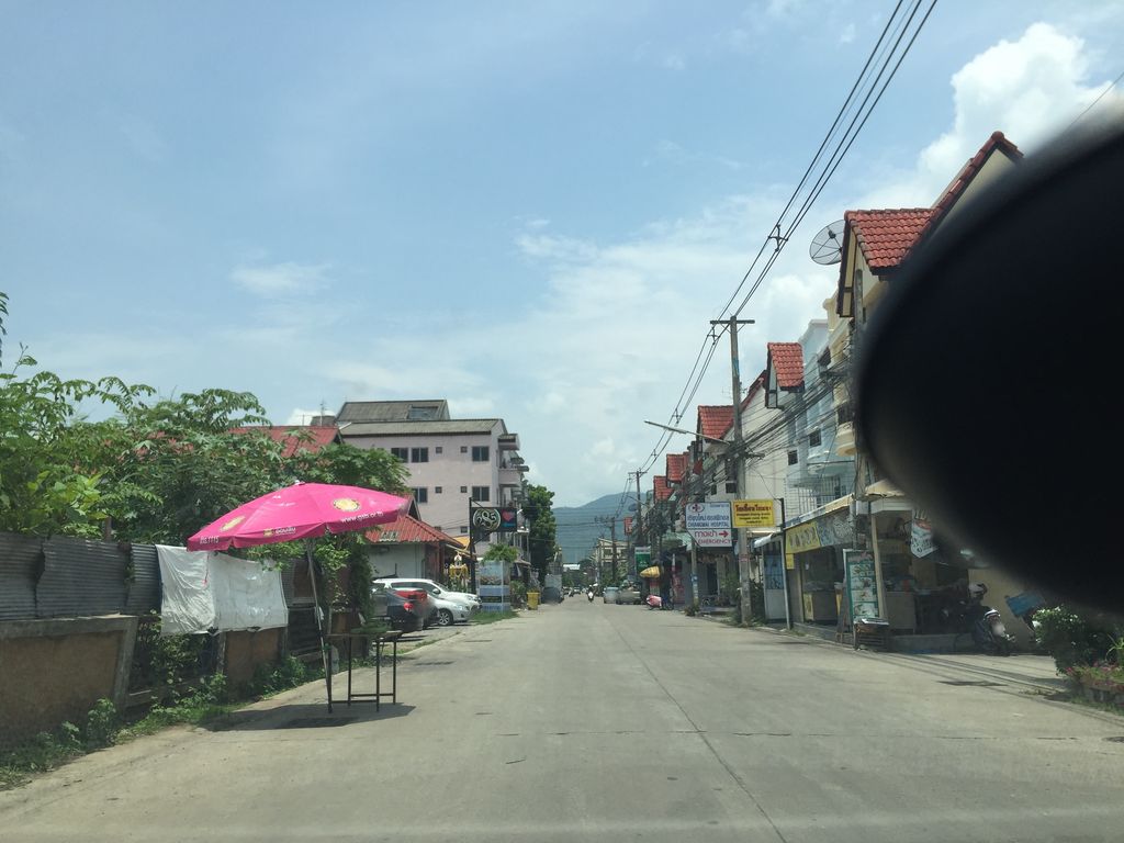 ภาพถนนตรงที่ Salim Place ตั้งอยู่ ถ่ายโดย kyoko พ.ศ. 2561 (2018) · A street-level view of where Salim Place stands, by kyoko in 2561 (2018)