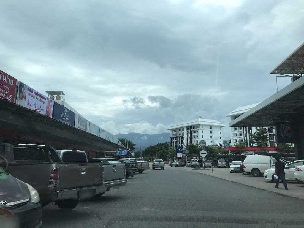 ภาพถนนตรงที่ บ้านลูกชิ้น"สะใจ" ตั้งอยู่ ถ่ายโดย prasert พ.ศ. 2561 (2018) · A street-level view of where บ้านลูกชิ้น"สะใจ" · Ban Lukchin"sachai" stands, by prasert in 2561 (2018)