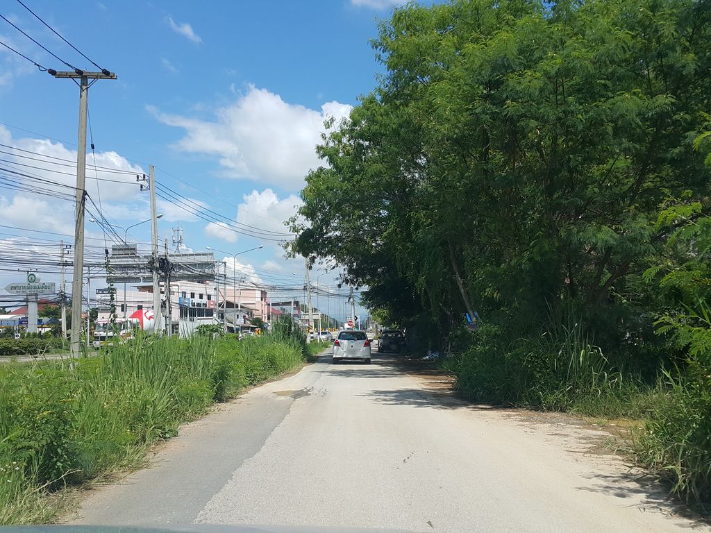ภาพถนนตรงที่ ปริญการยาง ตั้งอยู่ ถ่ายโดย jrcarlsen พ.ศ. 2558 (2015) · A street-level view of where ปริญการยาง · Prinkanyang stands, by jrcarlsen in 2558 (2015)
