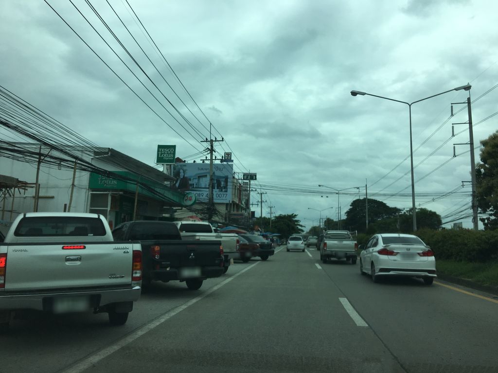 ภาพถนนตรงที่ น้ำเต้าหู้หน้าค่าย ป พัน 7 ตั้งอยู่ ถ่ายโดย wapriz พ.ศ. 2561 (2018) · A street-level view of where น้ำเต้าหู้หน้าค่าย ป พัน 7 · Nam Taohu Nakhai Pa Phan 7 stands, by wapriz in 2561 (2018)