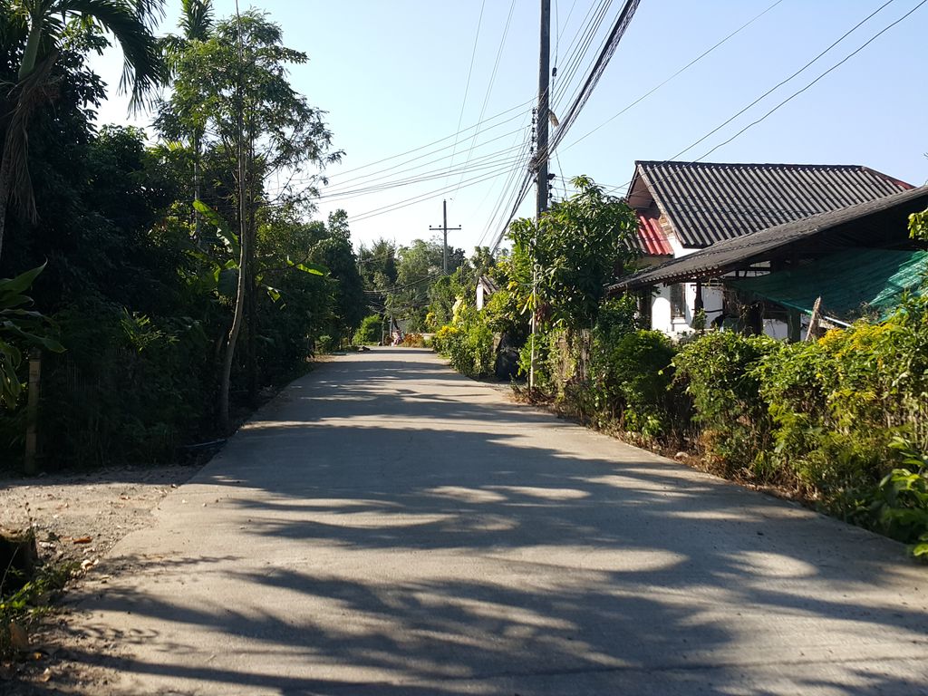 ภาพถนนตรงที่ บ้านห้วยทรายหมู่8 ตั้งอยู่ ถ่ายโดย jrcarlsen พ.ศ. 2557 (2014) · A street-level view of where บ้านห้วยทรายหมู่8 · Ban Huai Sai Mu8 stands, by jrcarlsen in 2557 (2014)