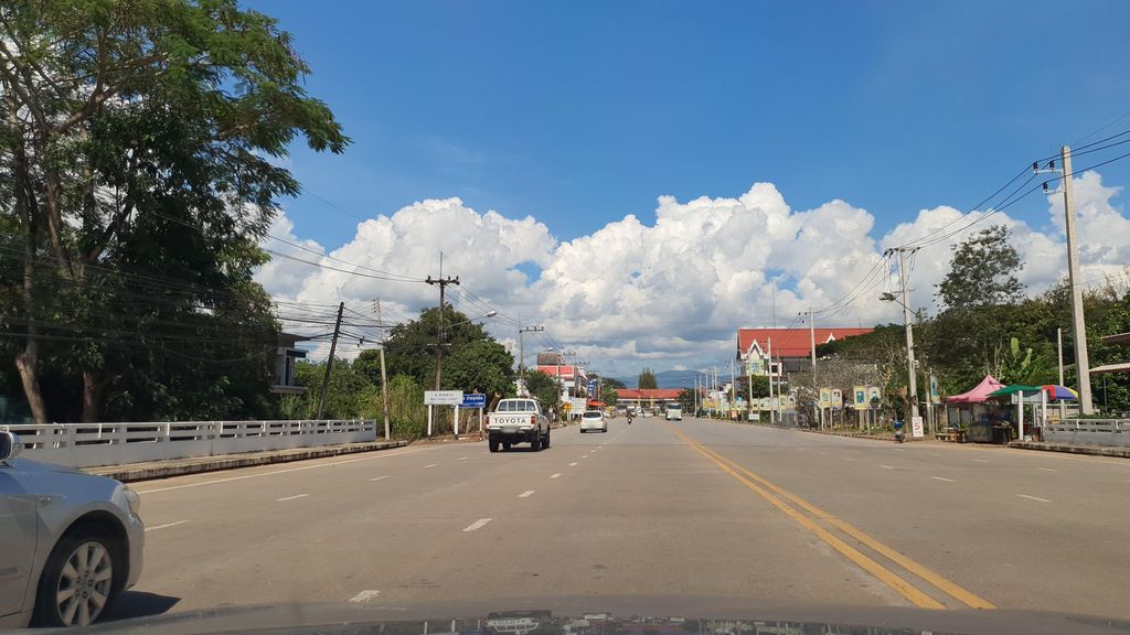 ภาพถนนตรงที่ ทรงสิทธิ์ usedcar รถมือสองเชียงใหม่ รถบ้านเชียงใหม่ รถบรรทุกเชียงใหม่ ตั้งอยู่ ถ่ายโดย jrcarlsen พ.ศ. 2564 (2021) · A street-level view of where ทรงสิทธิ์ usedcar รถมือสองเชียงใหม่ รถบ้านเชียงใหม่ รถบรรทุกเชียงใหม่ stands, by jrcarlsen in 2564 (2021)