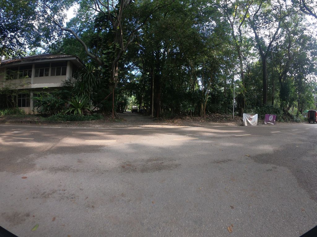 ภาพถนนตรงที่ School of Public Policy Chiang Mai University ตั้งอยู่ ถ่ายโดย chanuwath_grab พ.ศ. 2562 (2019) · A street-level view of where School of Public Policy Chiang Mai University stands, by chanuwath_grab in 2562 (2019)