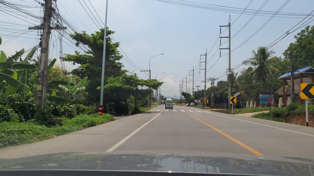 ภาพถนนตรงที่ ดีเจริญ Service ตั้งอยู่ ถ่ายโดย jrcarlsen พ.ศ. 2565 (2022) · A street-level view of where ดีเจริญ Service stands, by jrcarlsen in 2565 (2022)
