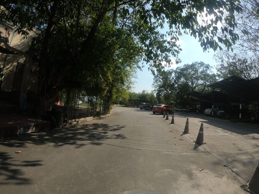 ภาพถนนตรงที่ BNI Ingenious Chiangmai Chapter ตั้งอยู่ ถ่ายโดย chanuwath_grab พ.ศ. 2562 (2019) · A street-level view of where BNI Ingenious Chiangmai Chapter stands, by chanuwath_grab in 2562 (2019)