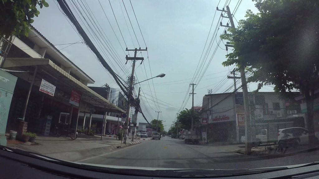 ภาพถนนตรงที่ ลูกชิ้น ย้งทัวร์ ตั้งอยู่ ถ่ายโดย kaart_3 พ.ศ. 2562 (2019) · A street-level view of where ลูกชิ้น ย้งทัวร์ · Lukchin Yongthua stands, by kaart_3 in 2562 (2019)