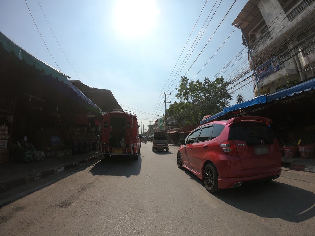 ภาพถนนตรงที่ ร้านลูกม่อนแตงโม ตั้งอยู่ ถ่ายโดย chanuwath_grab พ.ศ. 2562 (2019) · A street-level view of where ร้านลูกม่อนแตงโม · Ran Luk Mon Taengmo stands, by chanuwath_grab in 2562 (2019)