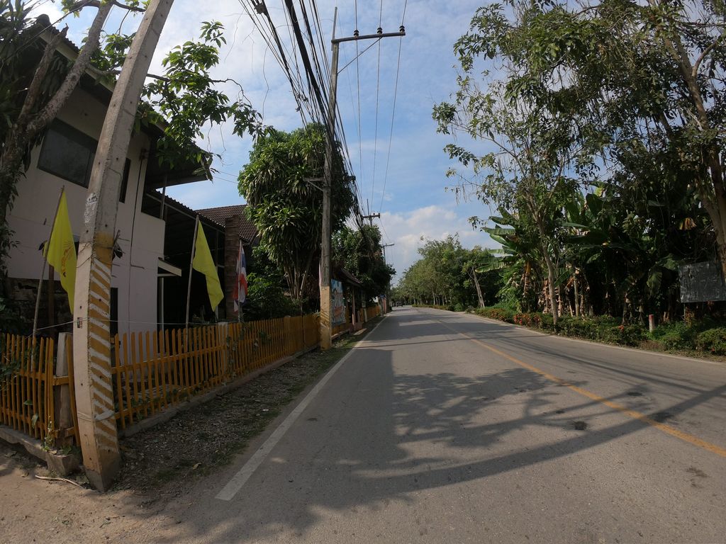 ภาพถนนตรงที่ นั่งเม้าท์ By สวิตตา ตั้งอยู่ ถ่ายโดย chanuwath_grab พ.ศ. 2562 (2019) · A street-level view of where นั่งเม้าท์ By สวิตตา · Nangmao By Sawitta stands, by chanuwath_grab in 2562 (2019)
