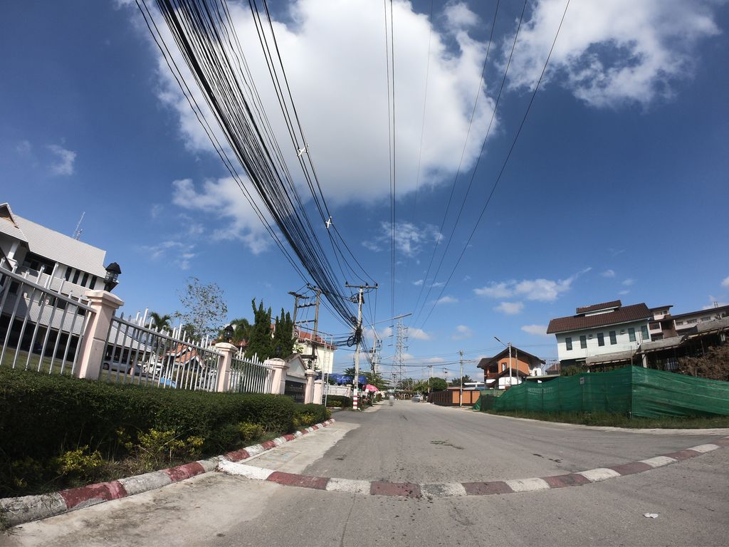 ภาพถนนตรงที่ สวนเส เฮฮา ข้างเทศบาลตำบลหนองป่าครั่ง ตั้งอยู่ ถ่ายโดย chanuwath_grab พ.ศ. 2562 (2019) · A street-level view of where สวนเส เฮฮา ข้างเทศบาลตำบลหนองป่าครั่ง · Se Heha Khang Thetsaban Tambon Nong Pa Khrang Garden stands, by chanuwath_grab in 2562 (2019)