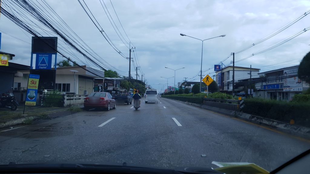 ภาพถนนตรงที่ บริษัท ซัมมิท แคปปิตอล ลีสซิ่ง จํากัด สาขา เชียงใหม่ ตั้งอยู่ ถ่ายโดย silamanee พ.ศ. 2561 (2018) · A street-level view of where บริษัท ซัมมิท แคปปิตอล ลีสซิ่ง จํากัด สาขา เชียงใหม่ · Sammit Capital Litsing Chakat Sakha Chiang Mai Company stands, by silamanee in 2561 (2018)