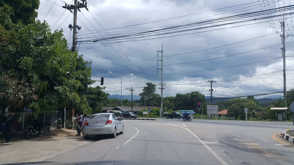 ภาพถนนตรงที่ คลินิกน้ำแตงปศุสัตว์ ตั้งอยู่ ถ่ายโดย jrcarlsen พ.ศ. 2560 (2017) · A street-level view of where คลินิกน้ำแตงปศุสัตว์ · Nam Taeng Pasusat Clinic stands, by jrcarlsen in 2560 (2017)