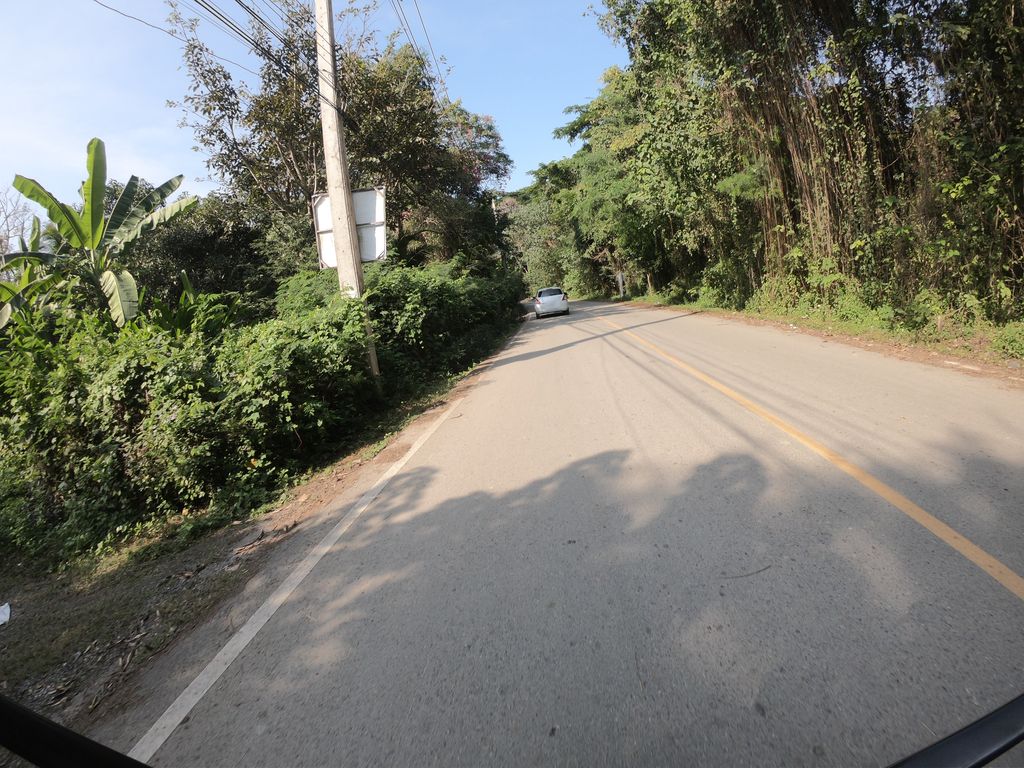 ภาพถนนตรงที่ Baralee Cafe & Camping ตั้งอยู่ ถ่ายโดย chanuwath_grab พ.ศ. 2562 (2019) · A street-level view of where Baralee Cafe & Camping stands, by chanuwath_grab in 2562 (2019)