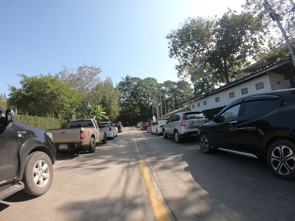 ภาพถนนตรงที่ Harris Institute ตั้งอยู่ ถ่ายโดย chanuwath_grab พ.ศ. 2562 (2019) · A street-level view of where Harris Institute stands, by chanuwath_grab in 2562 (2019)