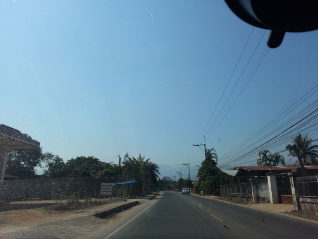 ภาพถนนตรงที่ Kk ช่างโน่มอเตอร์ไซต์ ตั้งอยู่ ถ่ายโดย mishari พ.ศ. 2558 (2015) · A street-level view of where Kk ช่างโน่มอเตอร์ไซต์ · Kk Chang No Motorcycle stands, by mishari in 2558 (2015)