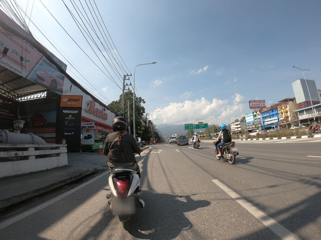ภาพถนนตรงที่ DREAM SPEC - Wrap & Car Detailing CNX ตั้งอยู่ ถ่ายโดย chanuwath_grab พ.ศ. 2562 (2019) · A street-level view of where DREAM SPEC - Wrap & Car Detailing CNX stands, by chanuwath_grab in 2562 (2019)